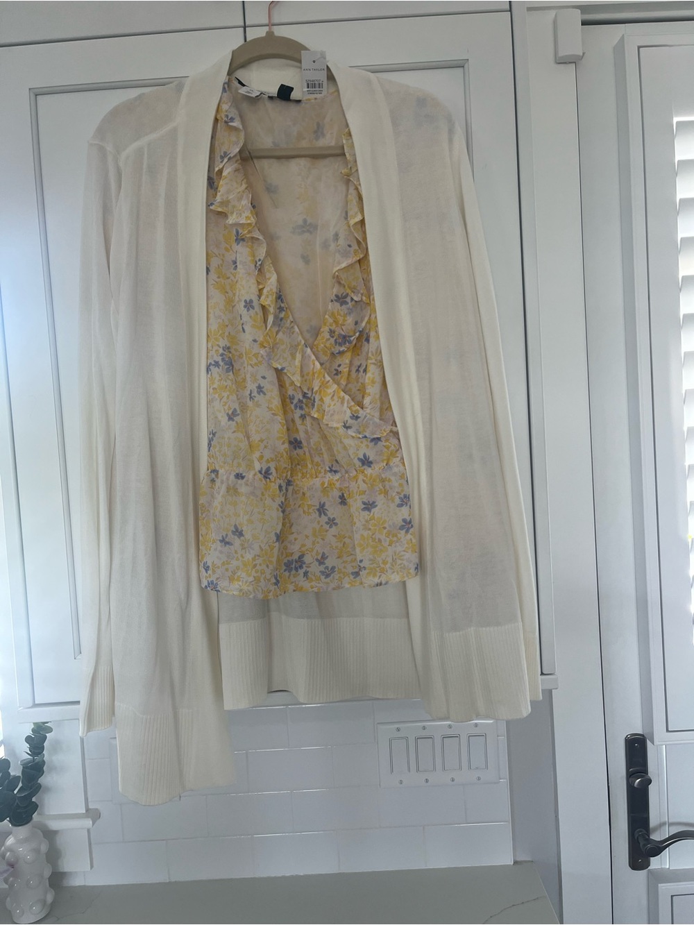 White House Black Market Cream Open-Front Cardigan XL